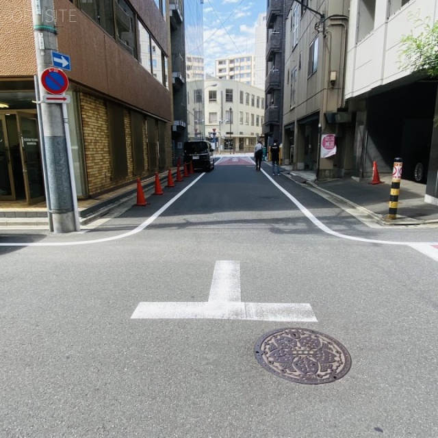 第二東邦ビル ビル前面道路