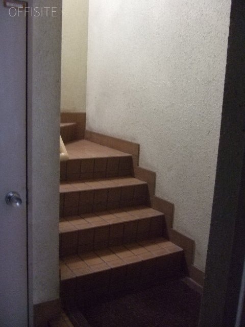 海老沢ビル 階段