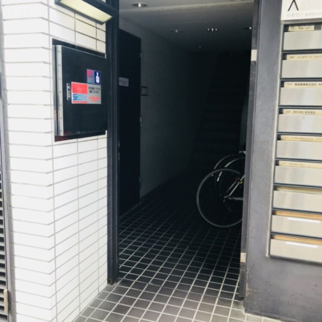 安藤ビル エントランス