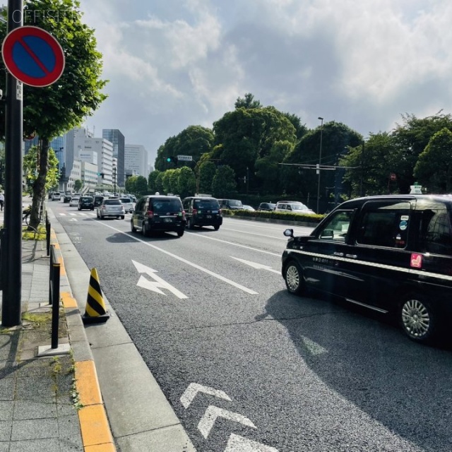 赤坂KOSENビル ビル前面道路