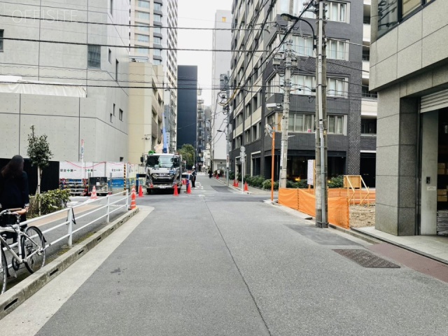 YHビル　前面道路