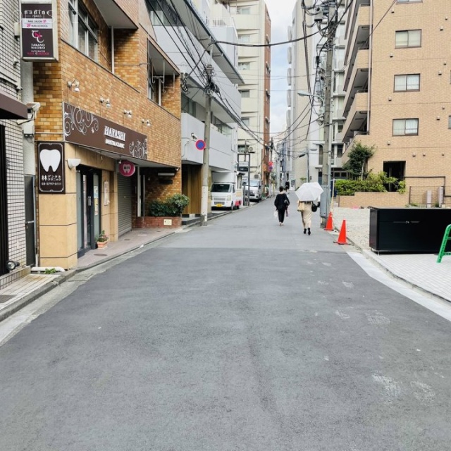 iD EBISU ビル前面道路