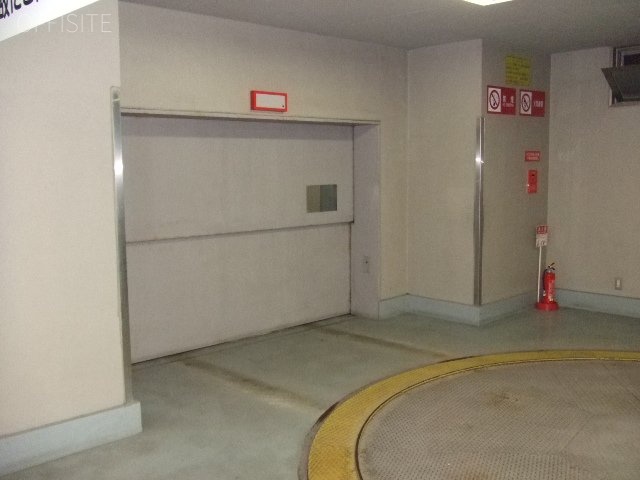 小池ビル 駐車場