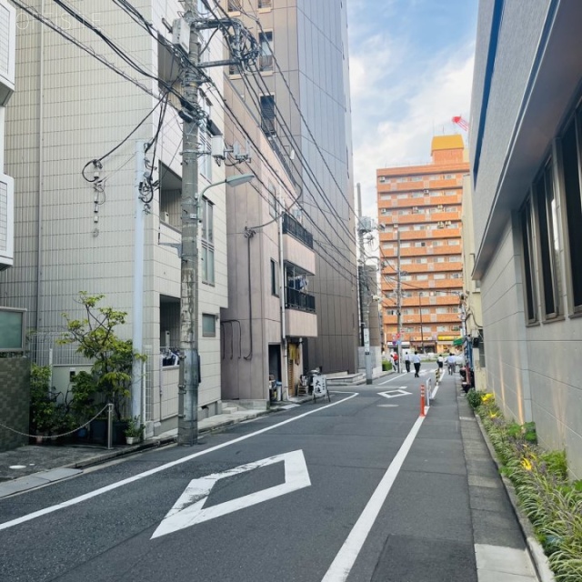 長塚ビル 前面通り