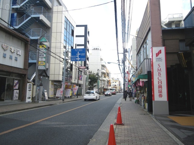 ビルディング川口 ビル前面道路