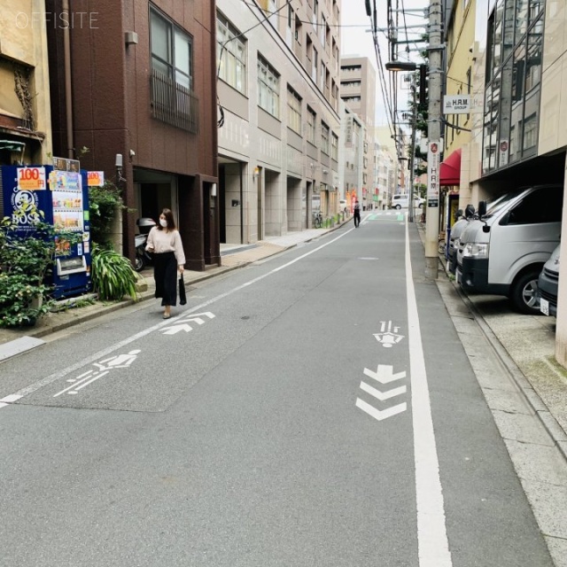 財津ビル ビル前面道路