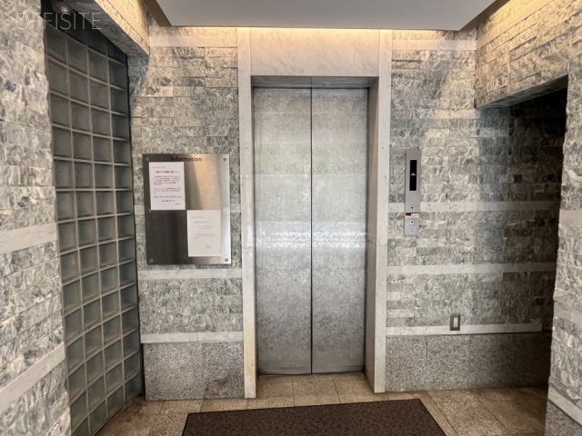 A・Yビル　エントランス