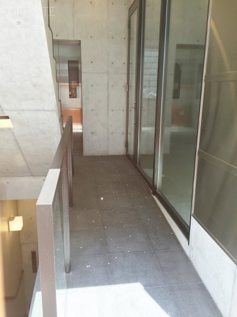 モダンフォルム原宿ビル エントランス
