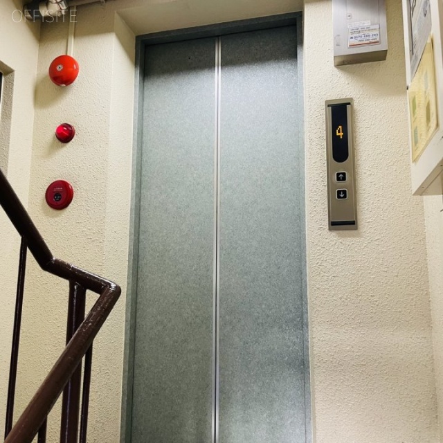 岡野ビル エントランス