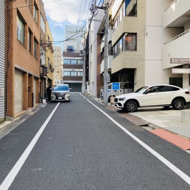 恩田ビル ビル前面道路