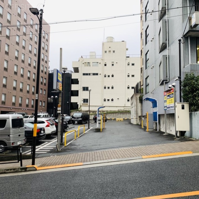 ヒキタカ湯島ビル ビル前面道路