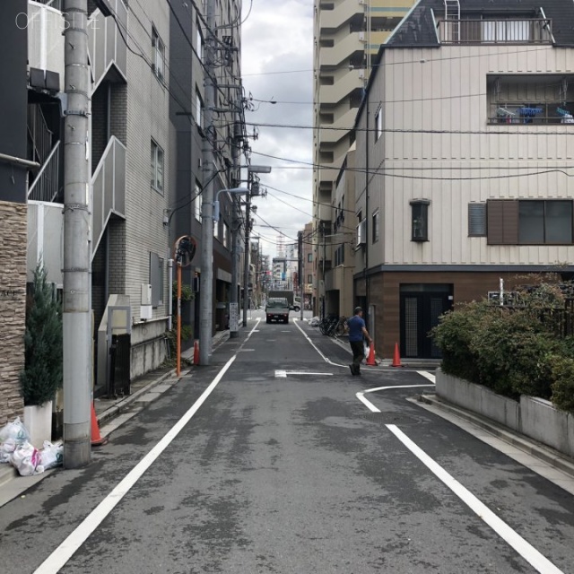 佐藤ビル ビル前面道路