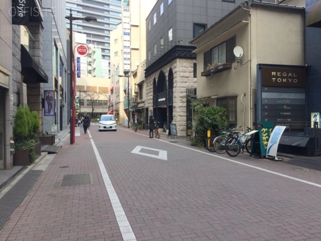 106GINZAビル ビル前面道路