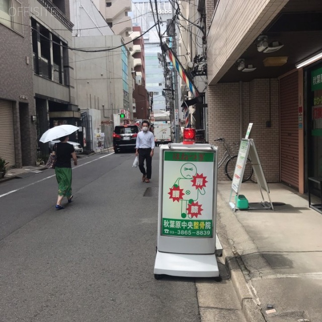 YA-2ビル ビル前面道路