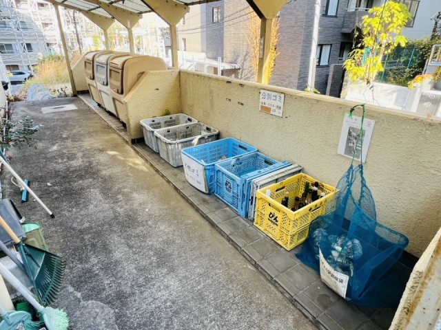 代官山コーポラス 2号棟 エントランス