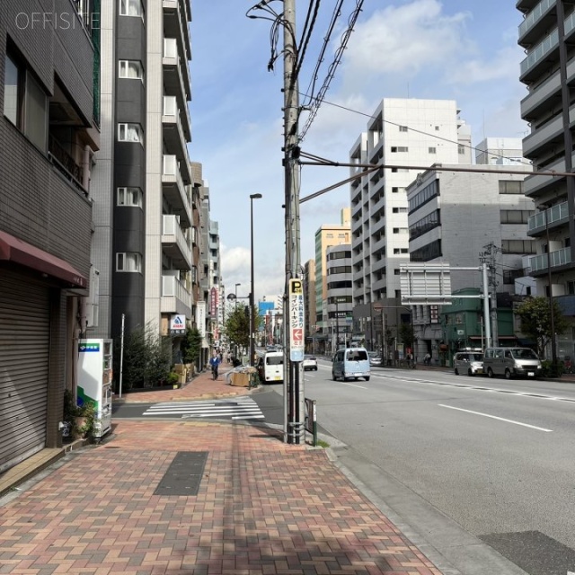 TCSビル 前面道路