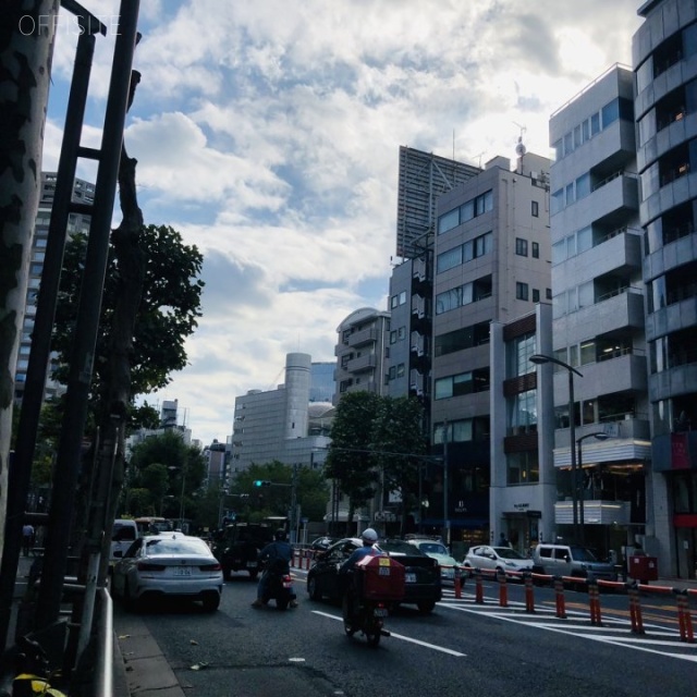 E-Harajuku 前面道路