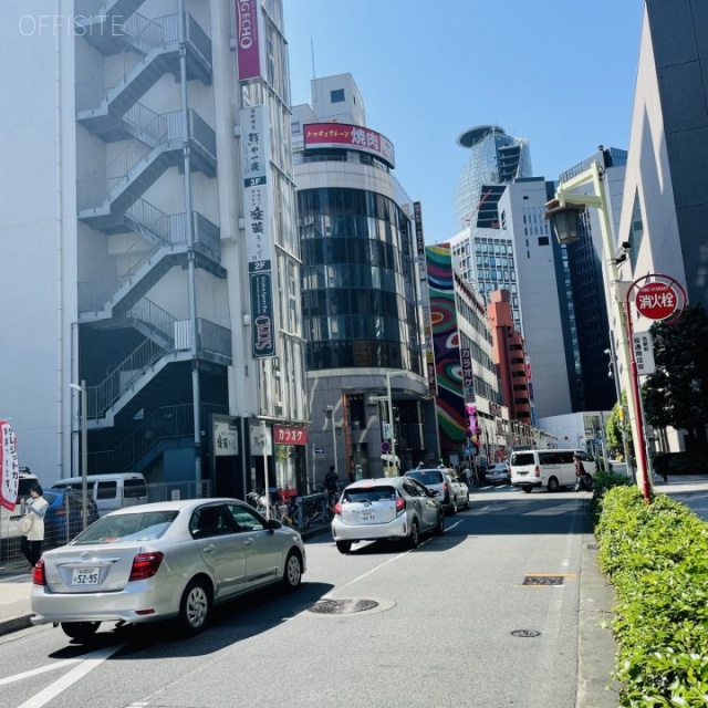 第三堀内ビルディング　側道