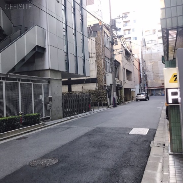 NOZY東日本橋ビル ビル裏面道路