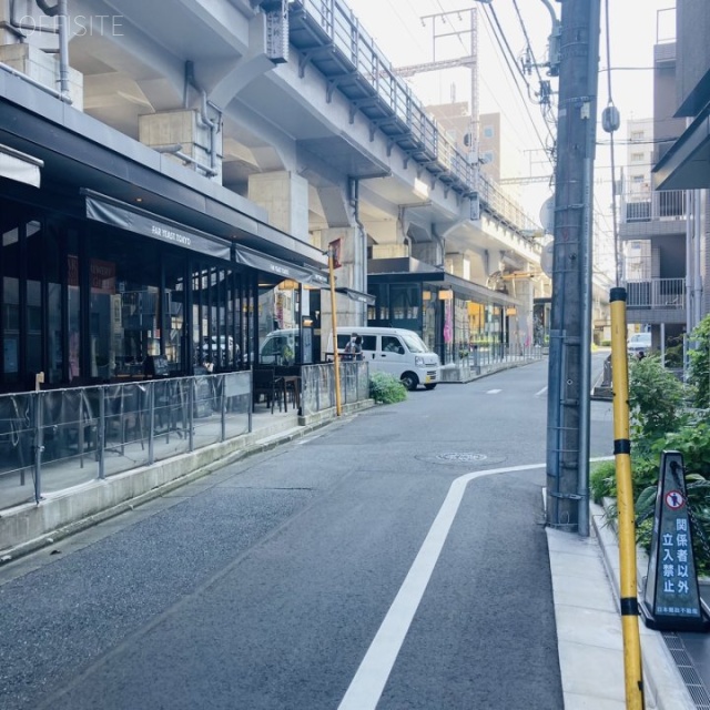 西五反田一丁目ビル ビル前面道路