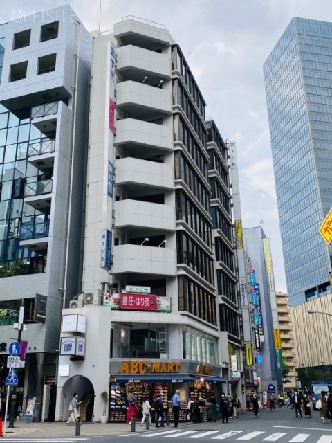 真下ビル　外観