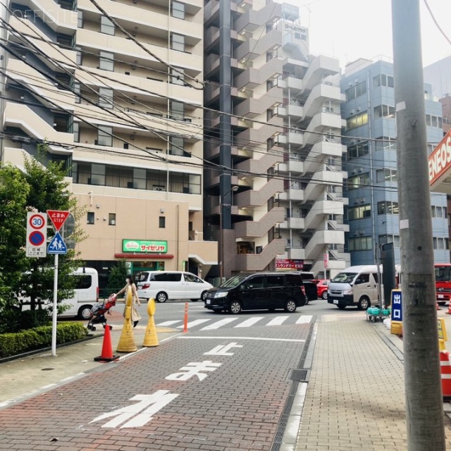 芝浦ワンハンドレッド 前面道路