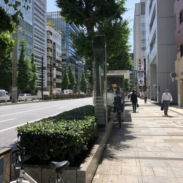 ドミノビル ビル前面道路