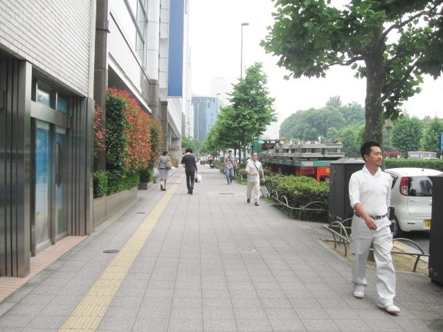 赤坂表町ビル ビル前面道路