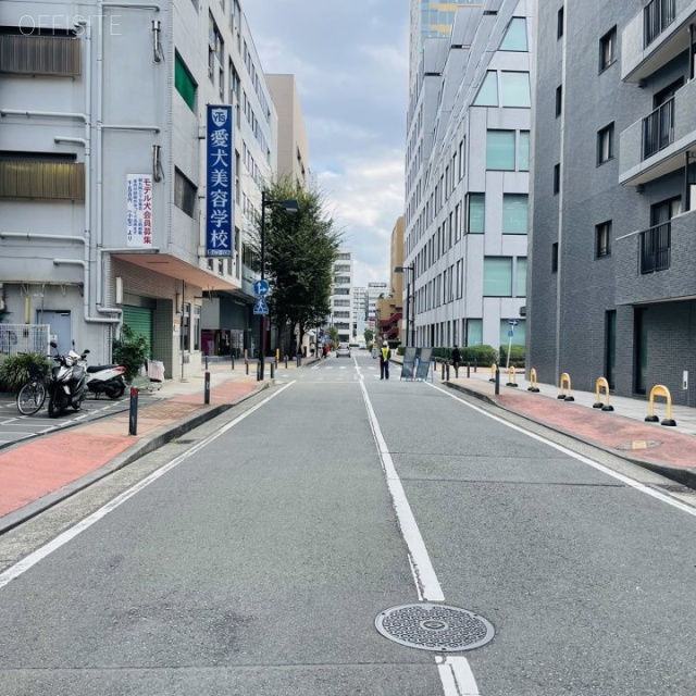 フォンターナ新横浜 前面道路