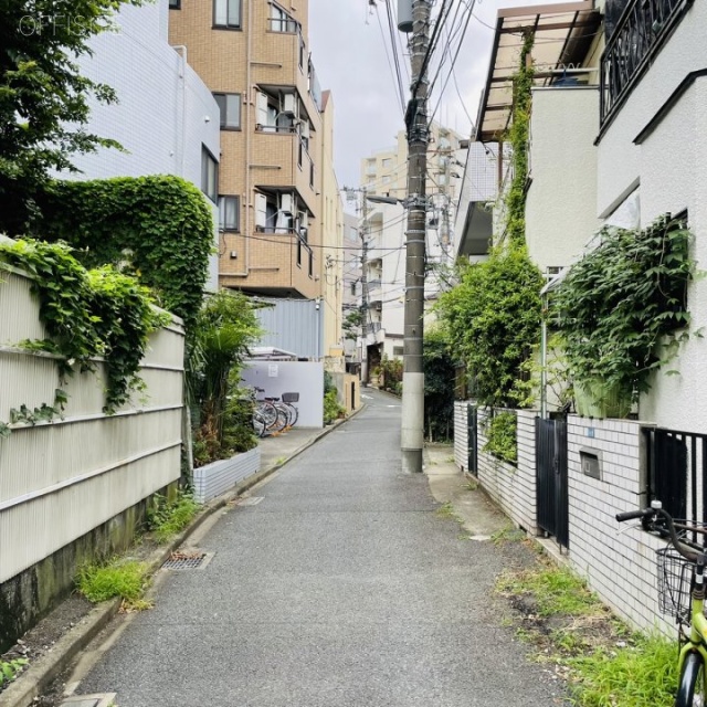 高田馬場YSビル ビル全面道路