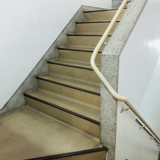 名取ビル エントランス