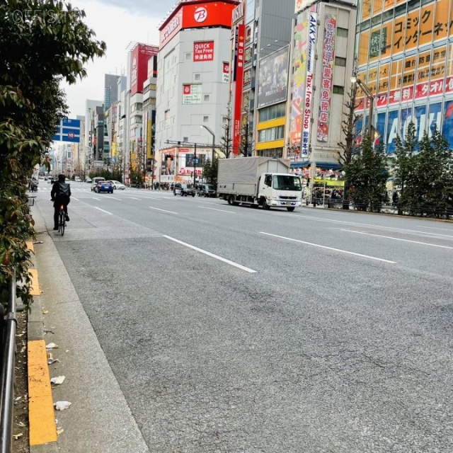 Akiba1131ビル ビル前面道路
