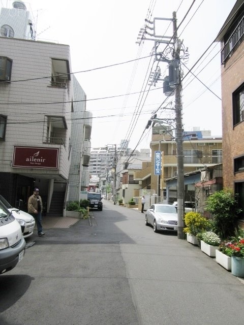 白金TNKビル ビル前面道路