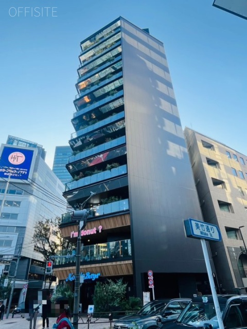 AND CROSS BLDG. 外観