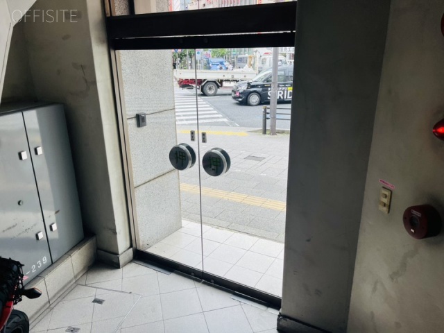 神光ビル エントランス