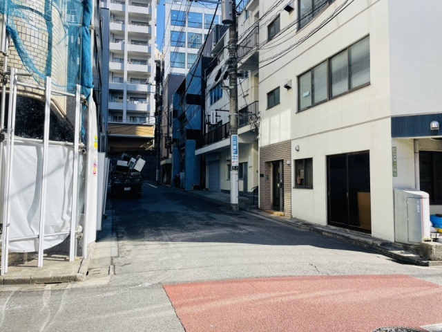 鷲田ビル　前面道路