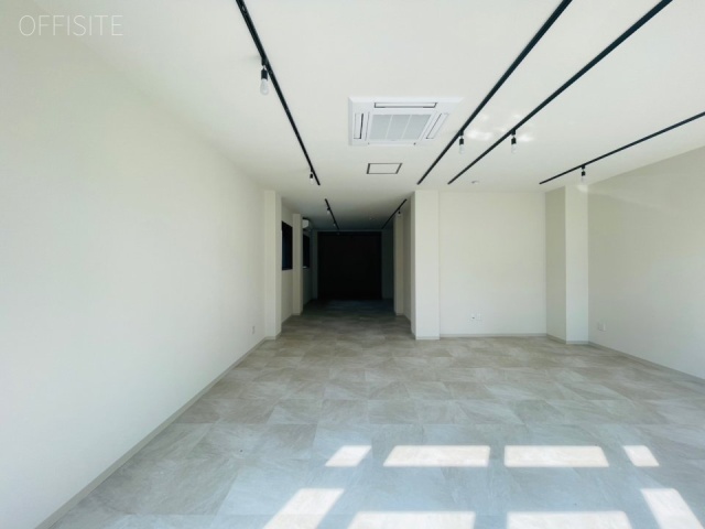 ロータスガーデンビル　1F室内