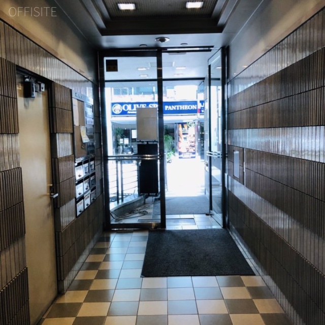 赤坂三河家ビル エントランス