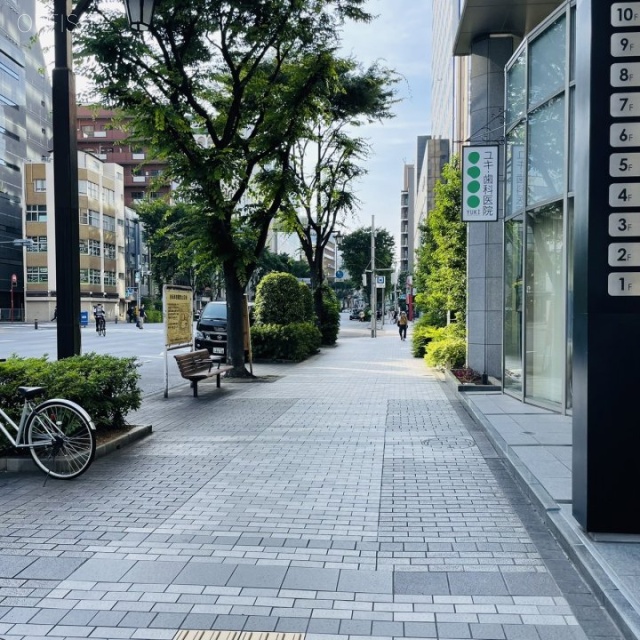 KVK日本橋浜町ビル 前面歩道