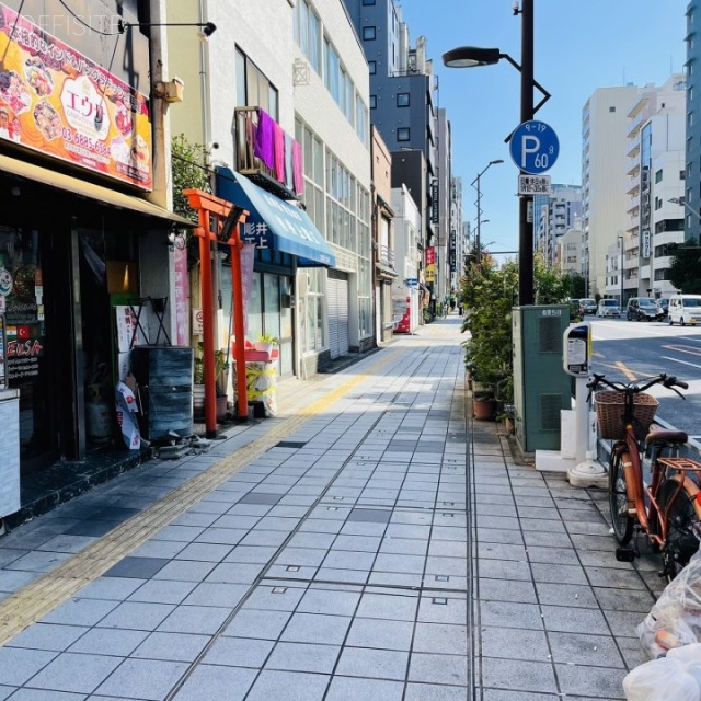 TOビル 前面歩道