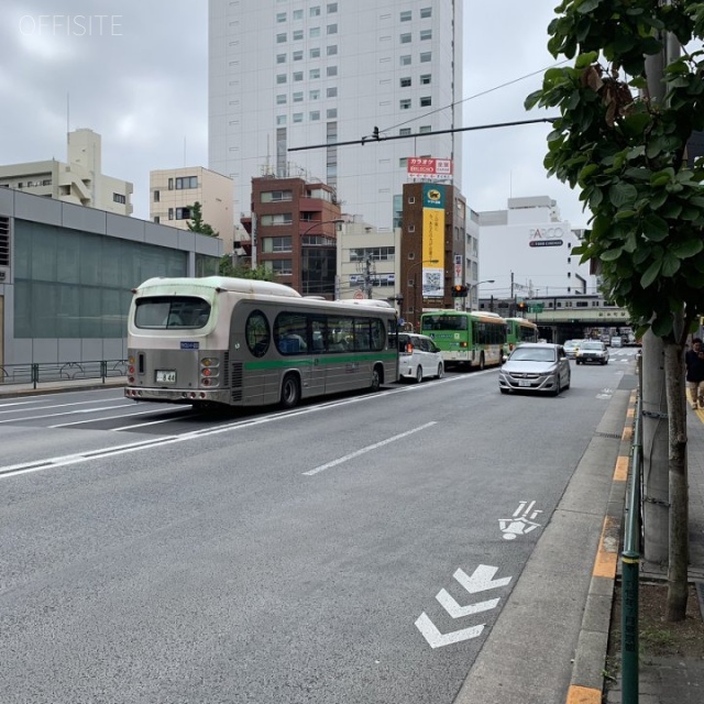 リヴュール・ツムラ ビル前面道路