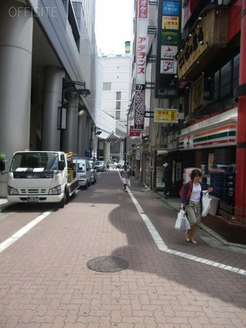 一番ビル ビル前面道路