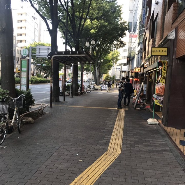 ストークビル長崎 ビル前面道路