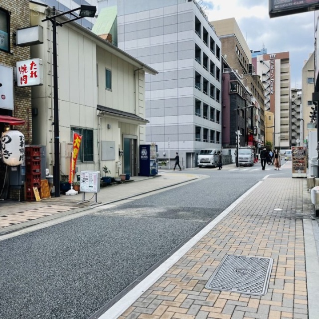高橋第三ビル ビル前面道路