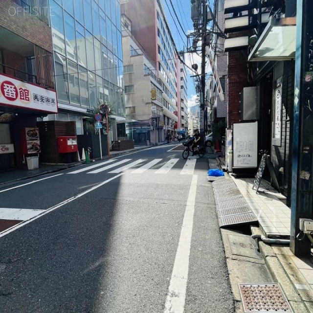 YS1ビル　前面歩道