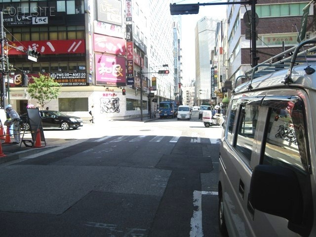 錦光ビル ビル前面道路