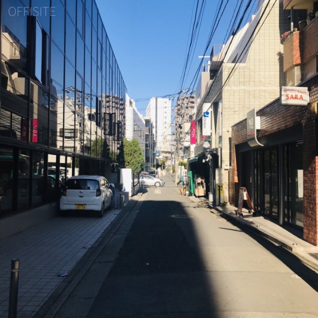 星野ビル ビル前面道路