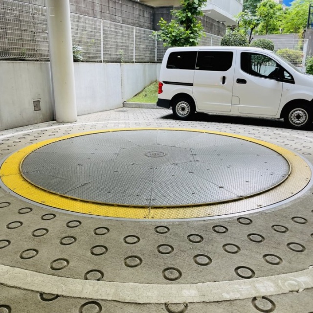 日本生命湯島台ビル 駐車場