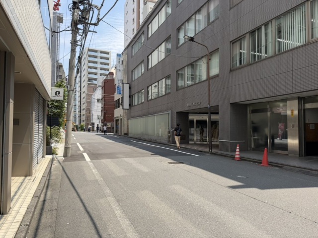 神田TNKビル 前面道路