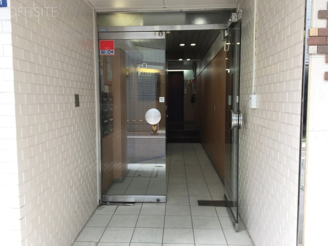 新商日本橋ビル エントランス